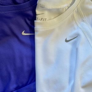 2 XS NIKE DRI-FIT Long Sleeves
